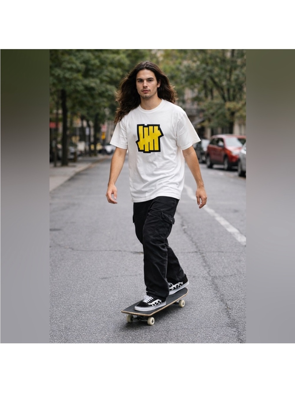 UNDEFEATED DUNK WHITE SHIRT WITH YELLOW GRAPHIC DESIGN SIZE L